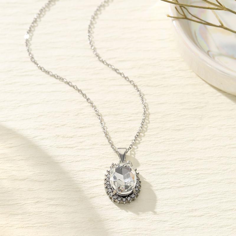 Explosive Oval Zircon Diamond Super Flash Necklace Light Luxury Premium Sense Necklace