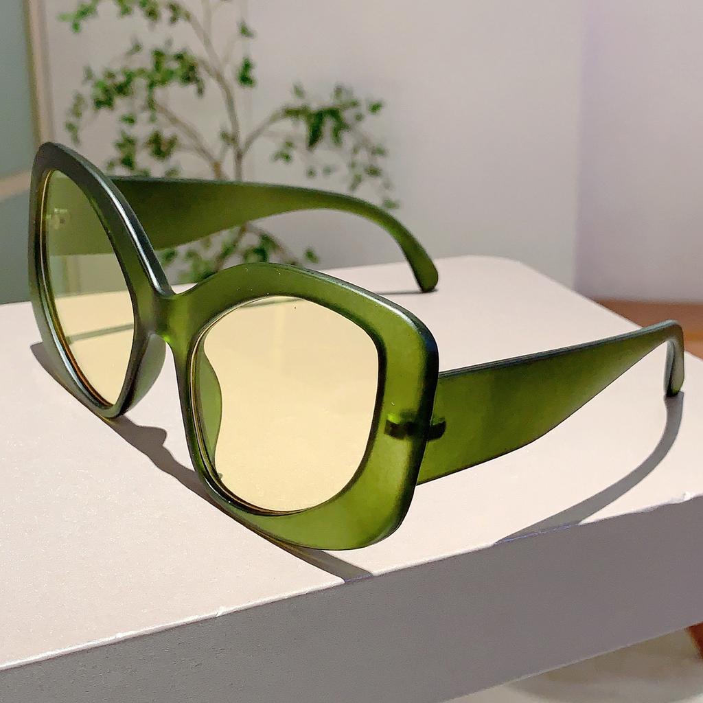 Stylish Oversized Sunglasses Women  New Irregular Rim Outdoor Shades for Travelling Trendy Design Anti-UV Sun Glasses