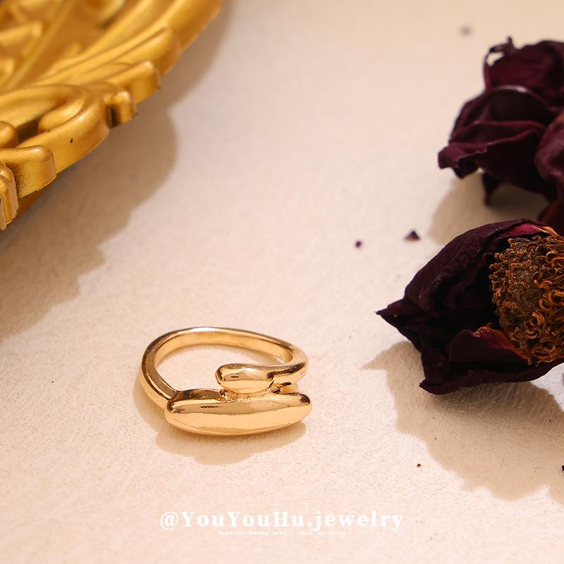European-American Retro Floral Pleated Ring - Versatile & Irregular Design