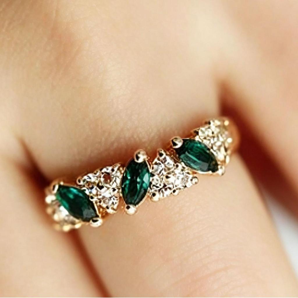 Korean Retro Emerald Rhinestone Ring - Sweet Fashion Style for Women