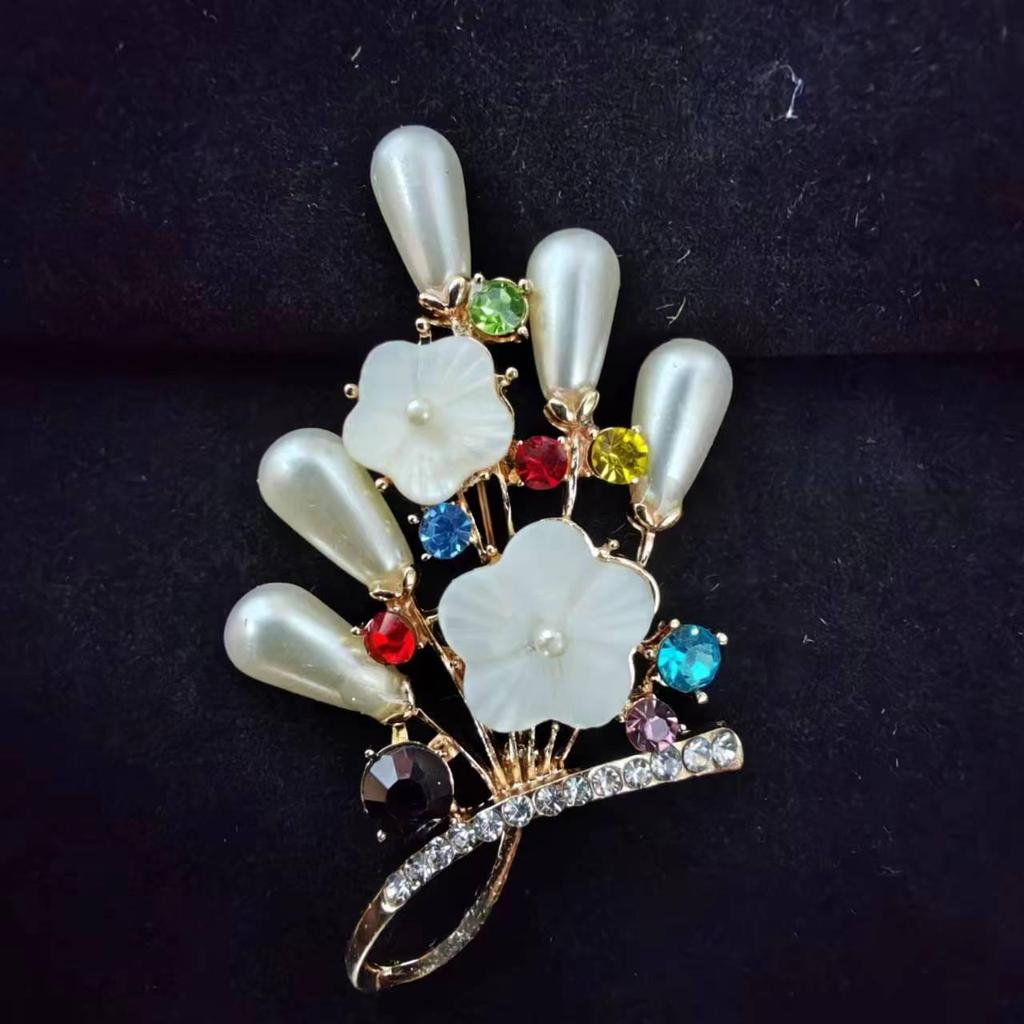 High-End Luxury Flower Pearl Brooch and Corsage Pin – Creative Versatile Accessory