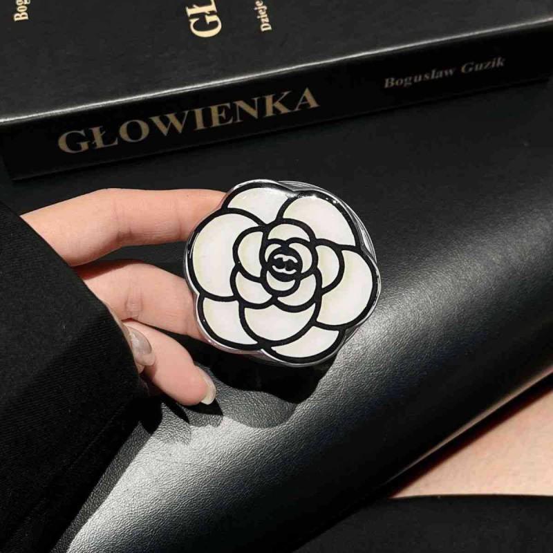 

Fashionable Light Luxury Creative Camellia Magnetic Suction Airbag Phone Holder Suitable MagSafe Telescopic Desktop Support Stand