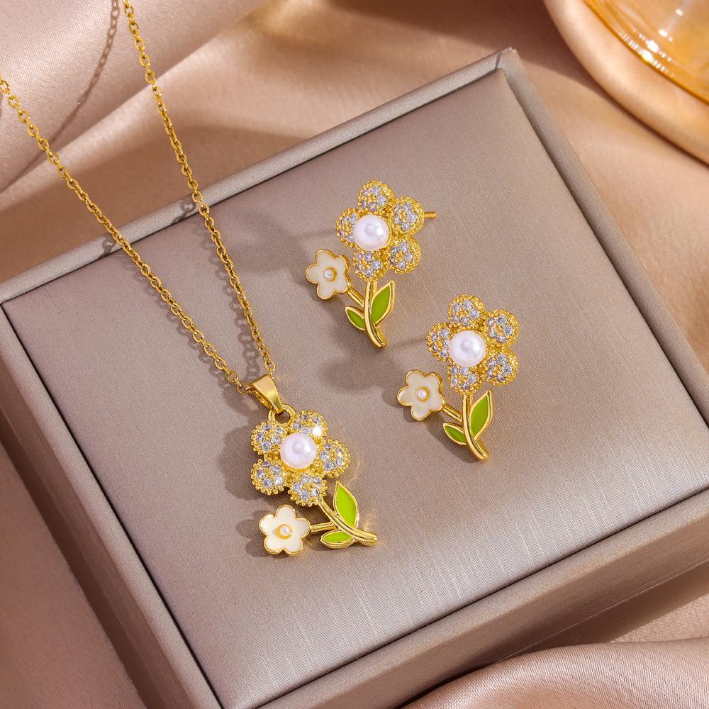 Top Luxury Gold Plated Copper Pendant Necklaces Earrings For Women Trendy Fashion Female Jewelry Set Girls Clavicle Chain