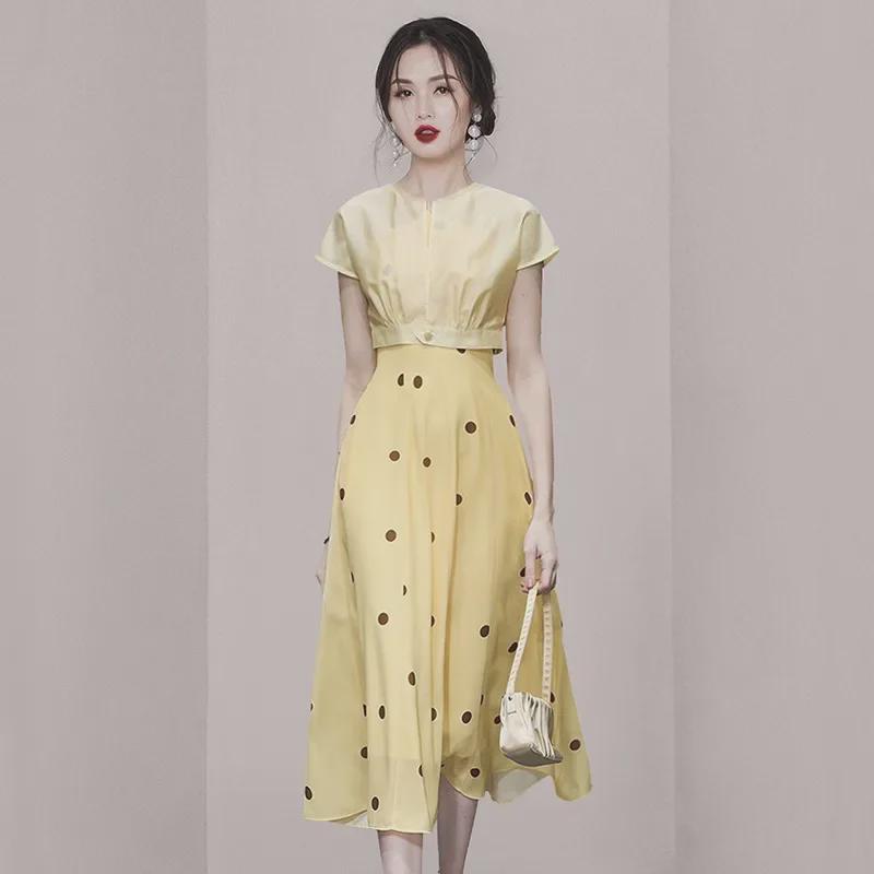 

Женский комплект из топа-трубы в горошек и юбки на подтяжках с защитой от солнца и высокой талией, закрывающей живот. XL