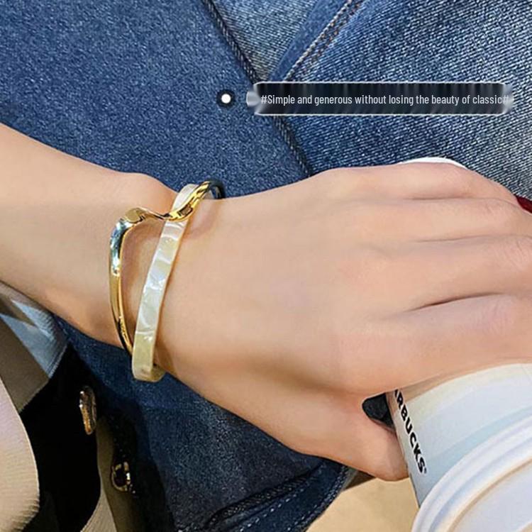 Gold-Plated Geometric Open Bangle – Korean-Style, Luxury Retro Bracelet with Unique Design for Women