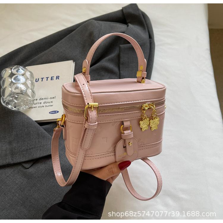 2025 new small bag women's fashion niche design portable small square bag retro texture shoulder messenger box bag