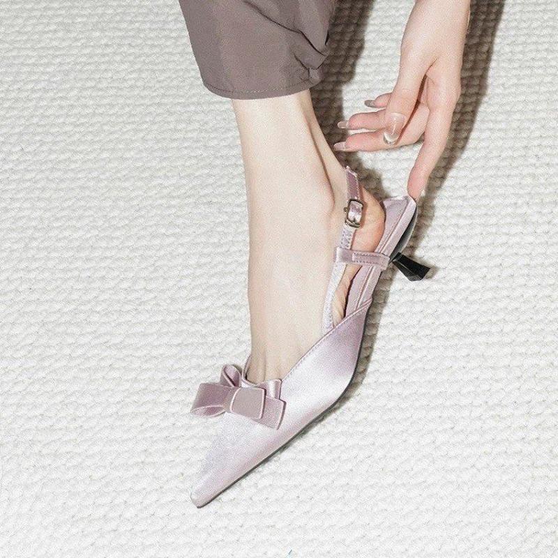 2026 Scarpe Singole con Fiocco Delicato in Raso di Seta da Donna Borsa a Tracolla Posteriore Sandali con Temperamento Bellissimo