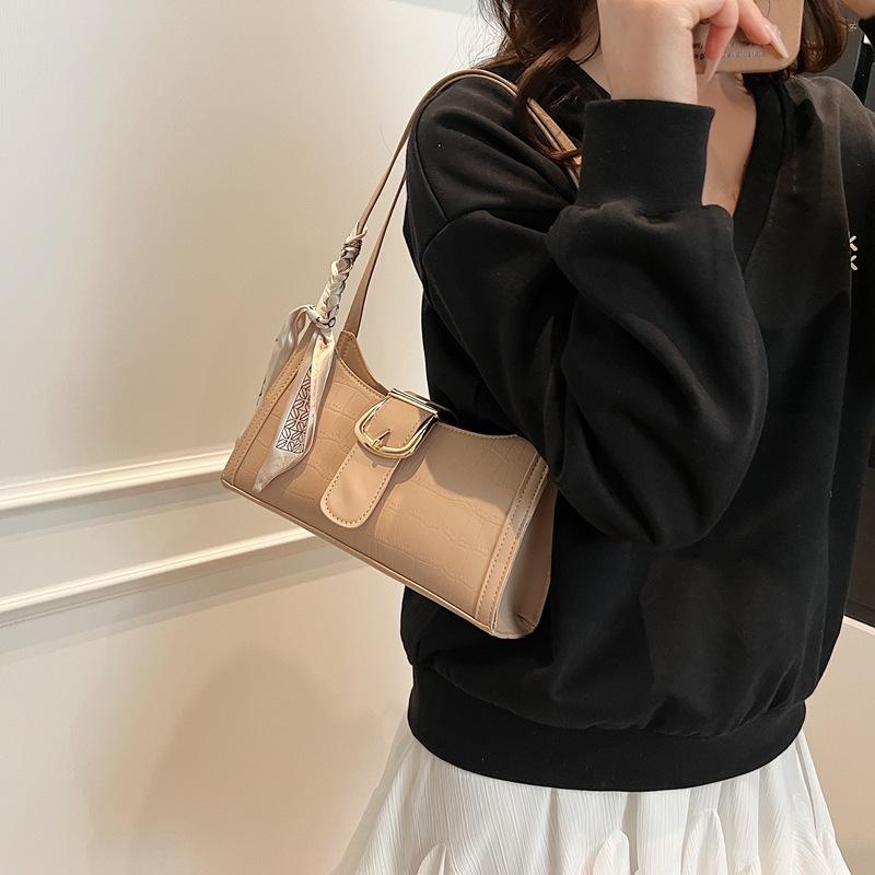 Premium women's bag niche design bag women's 2025 new versatile fashion shoulder bag underarm bag method stick bag