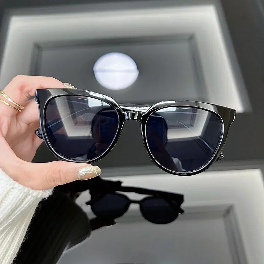 Classic Square Casual Fashion Sunglasses Women Men Vintage Stylish Oval Shaped Minimalist Female Male