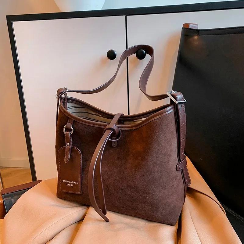 Solide modische Schultertasche aus Kunstveloursleder mit Schultergurt-Schnalle, hohe Kapazität, lässige Tragetasche, Umhängetasche