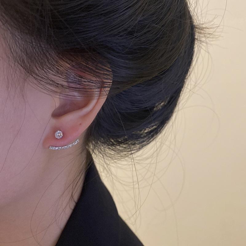 

Retro Earrings For Women, Hong , Unique And Flattering, Make Your Face Look Smaller And Give A Smile. One Size