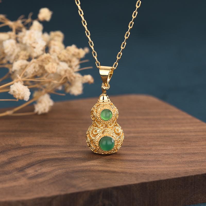 

Ethnic Design Chalcedony Gourd Necklace, 24K Gold-Plated Copper