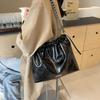 IELGY Niche Design Underarm Bag Simple Casual All-Match Chain Shoulder Messenger Bucket Bag