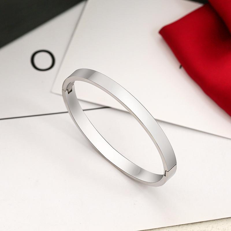 High-End Women's Stainless Steel Bracelet - Non-Fading, Titanium Steel, Elegant Buckle Jewelry