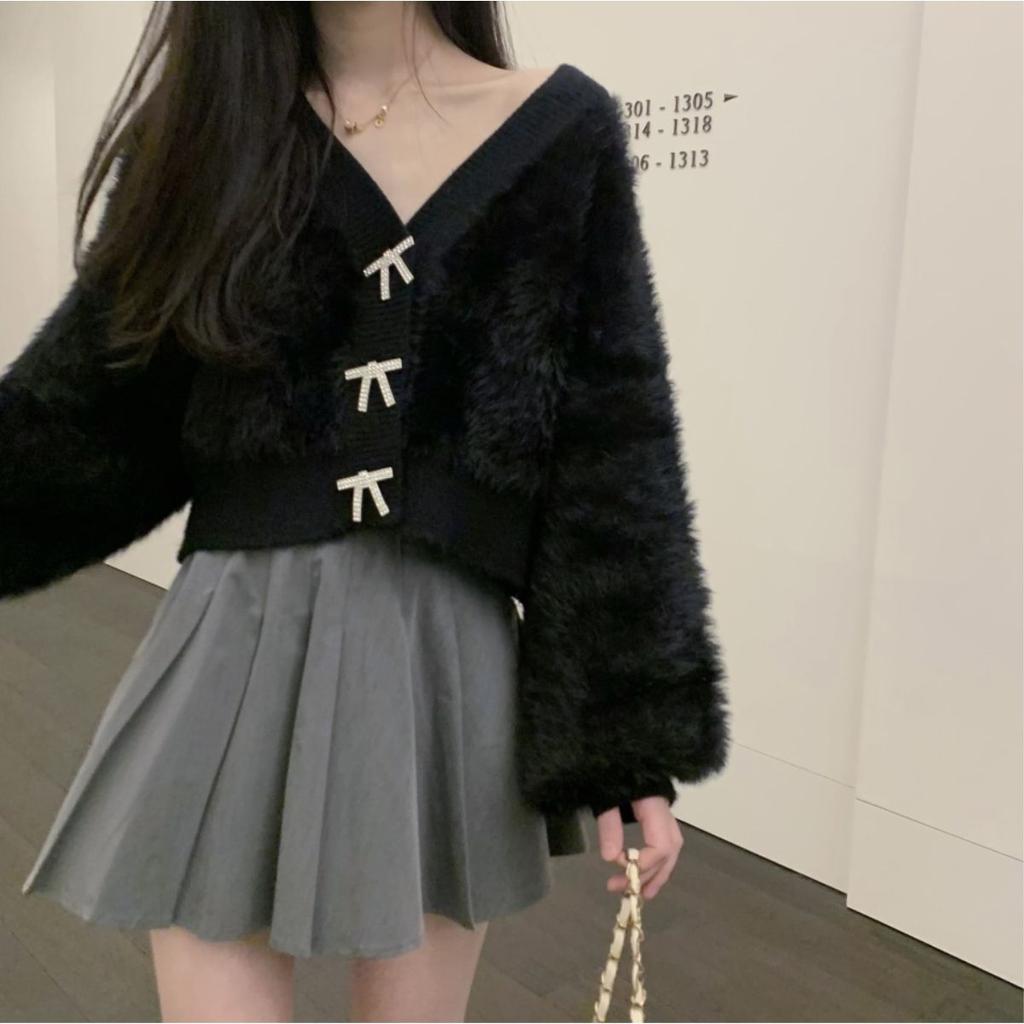 Cardigan Sweater Female 2023 Clothes Short Plush Plush Milk Hoopla Design Sense Niche V-neck Solid Sweater Female Tops