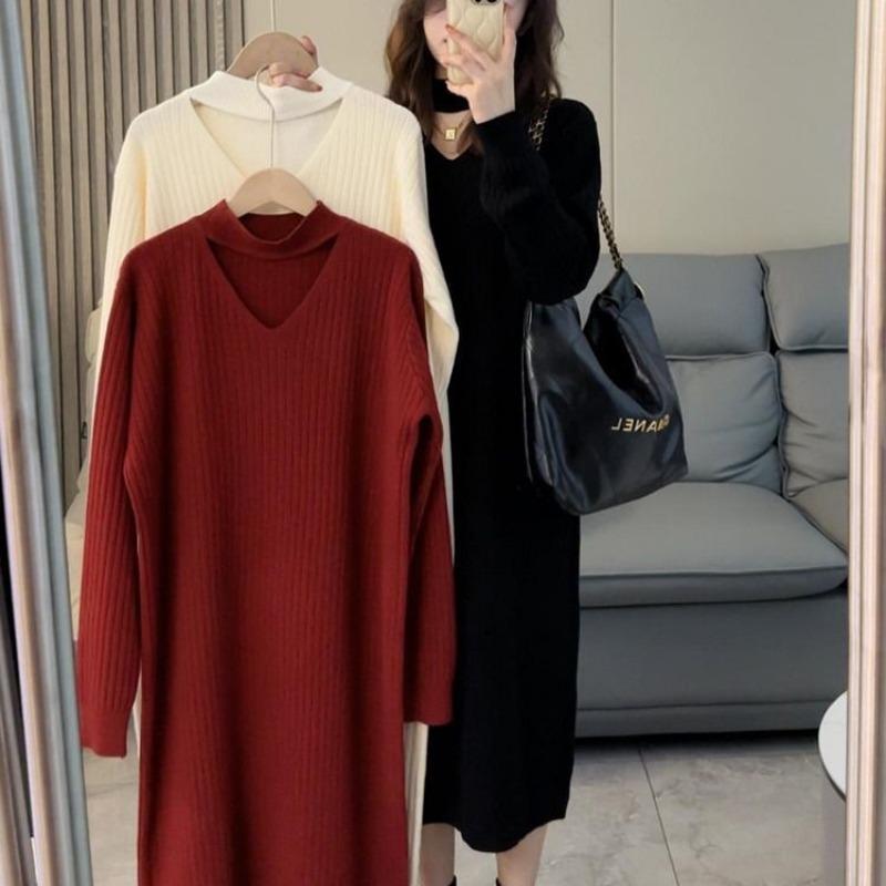 Autumn and Winter New Design V-neck Knitted Dress Women's Fashion Thin with Coat Inside Sweater Long Dress