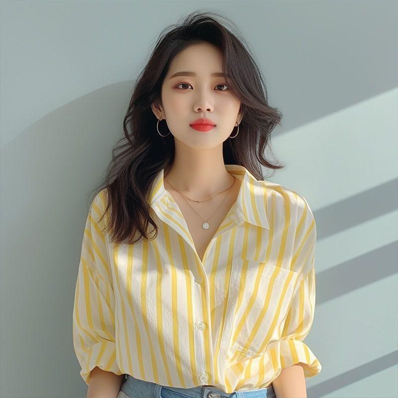 Elegante Camicia a Righe Verticali Gialla e Bianca da Donna, Blusa Primaverile con Protezione Solare, Camicia da Spiaggia Solare