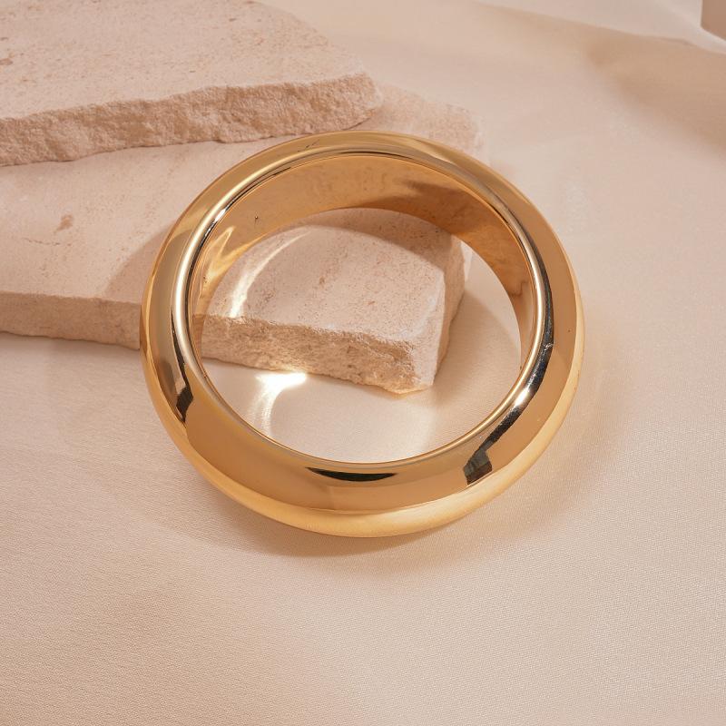 European and American Beige Irregular Geometric Resin Bracelet Light Luxury Temperament Bracelet Retro Exaggerated Jewelry Women