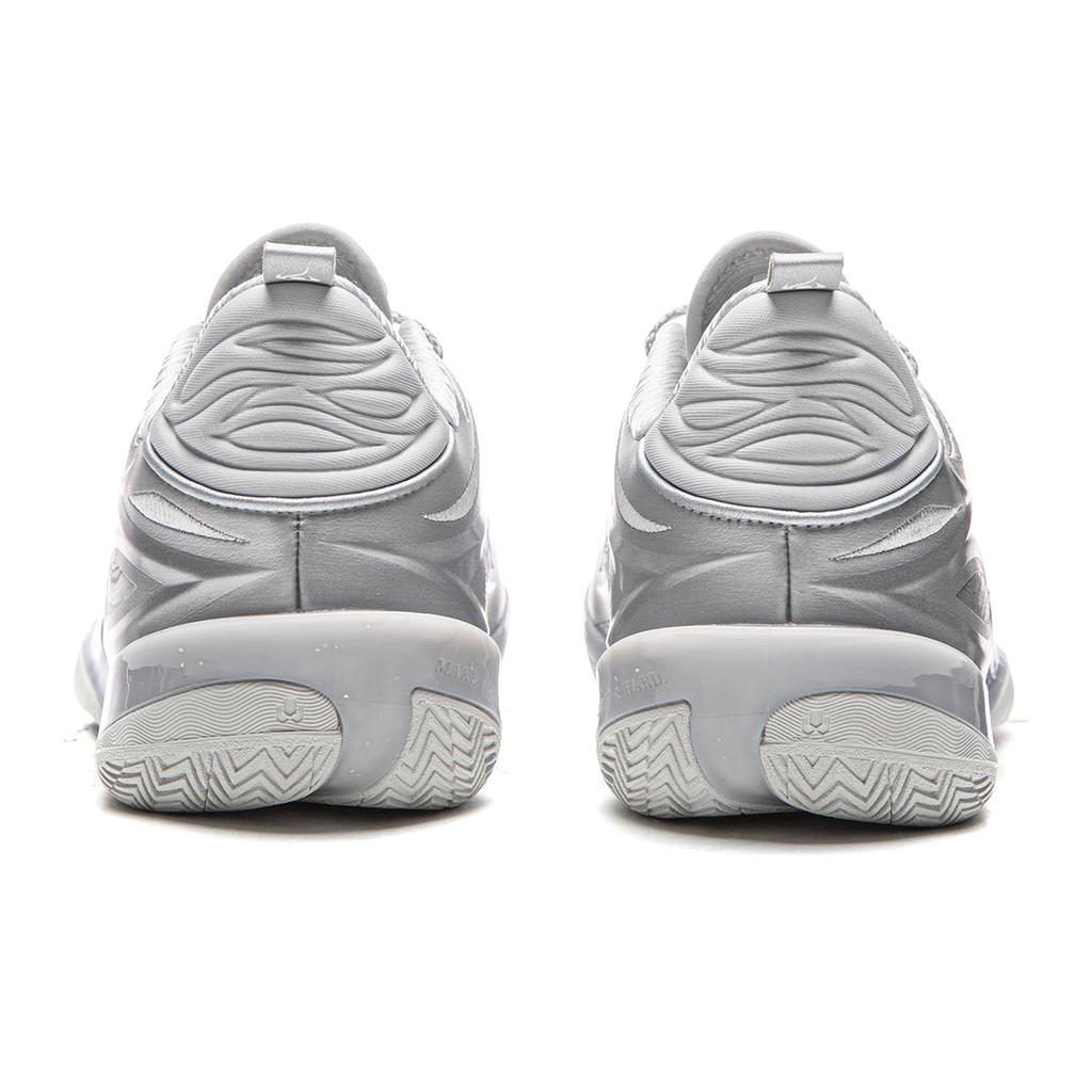 Li Ning Cushioning Slip Resistant Abrasion Resistant Breathable Rebound Grip Low top Basketball Shoes Men's Silver ABAV045-15