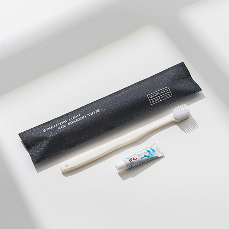 "Special Hotel Toiletries Set: Comb, Disposable Toothbrush with Toothpaste, Soft Bristles, Ideal for Homestays"