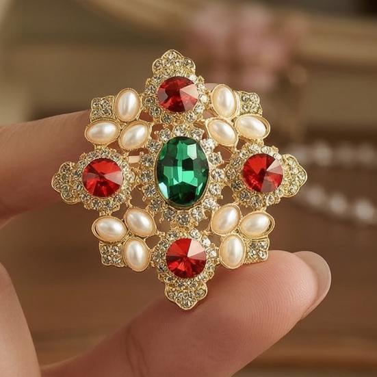 Dazzling Brooch High-Saturation Imitation Gemstones Faux Pearls Inlaid Palace Style Brooch Pin Coats Sweaters Scarves Badge