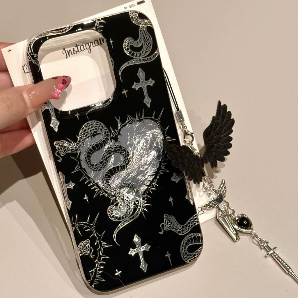 Mörkstil Kors och Orm Telefonfodral för Apple iPhone 16 Pro Max - Mjukt Silikon Stöttåligt Kreativt Heltäckande Fodral för iPhone