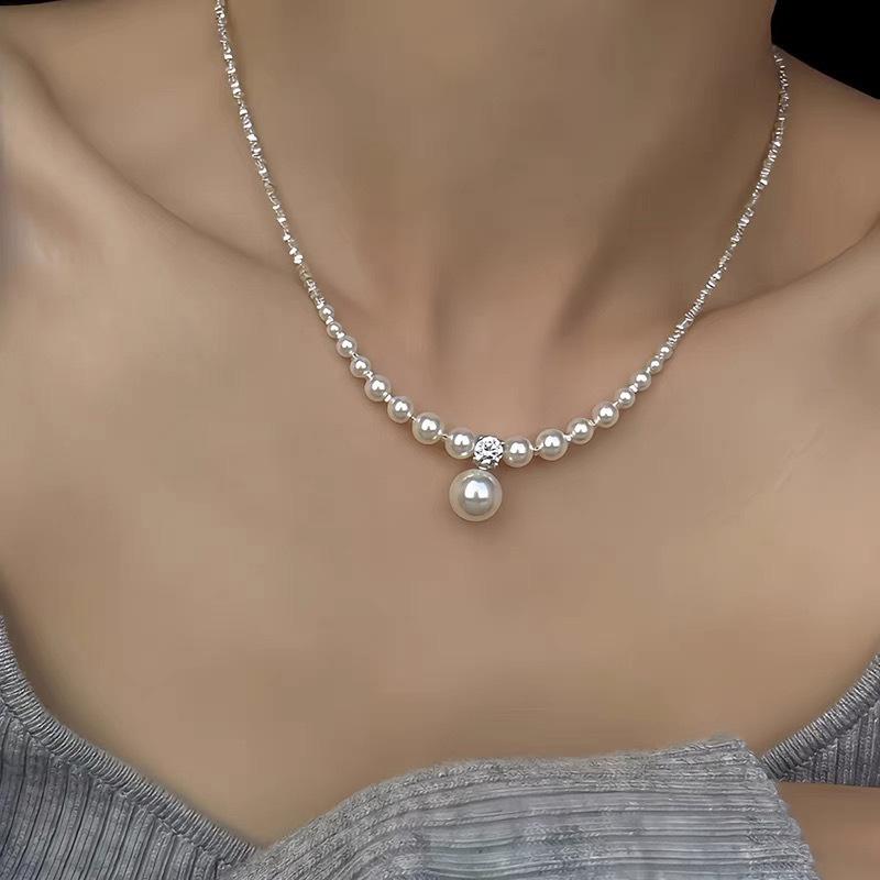 Broken Silver Pearl Necklace, Small Design, High Sense, Simple Temperament, Collarbone Chain, Women's Sugar Cube, Small Diamond, Light Luxury 