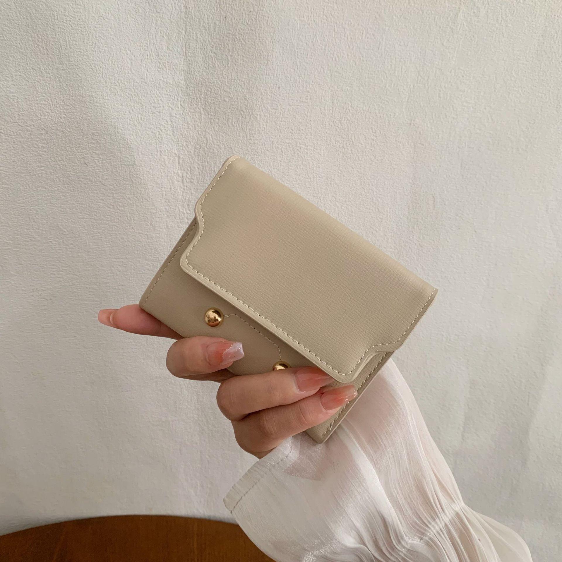 

2025 новый женский кошелек женский высококлассный короткий кошелек студенческий женский ins женский кошелек бежевый