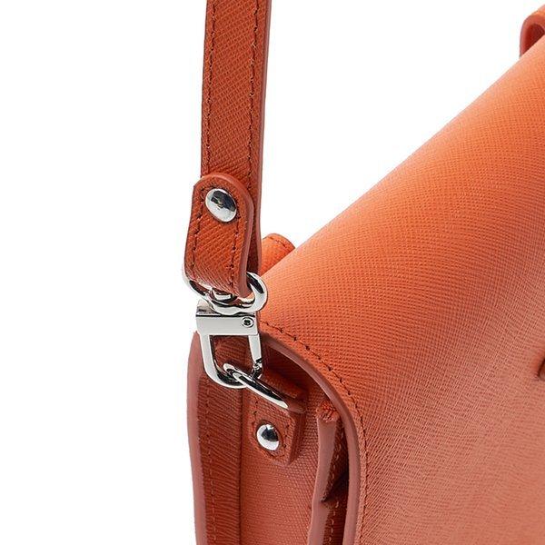 Vivienne WeStwood Vivienne WeStwood Women S Saffiano Saddle croSS Bag 43030097 L001n F401