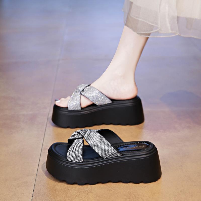 Fashion Flash Sequins Cross-over One-word Women's Summer Comfortable Stepping On Shit Muffin Slippers, Wearing Versatile Cool Slippers