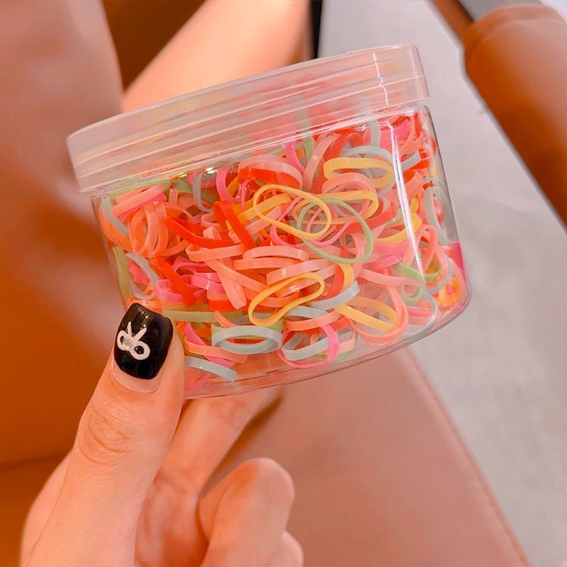 Jarred Rubber Hair Bands: No-Damage, Strong, and Unbreakable Hair Ties