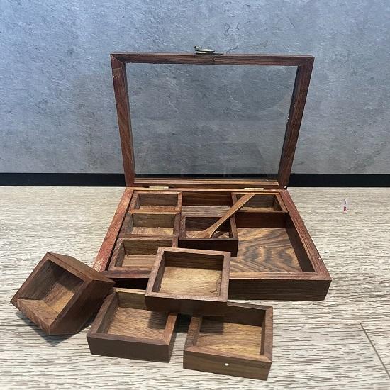Brick Brown Scatola Portaspezie In Legno Di Mango Ikat Bloom – 7 Contenitori In Acciaio Inox + Cucchiaio, 21x20x9 Cm - 5