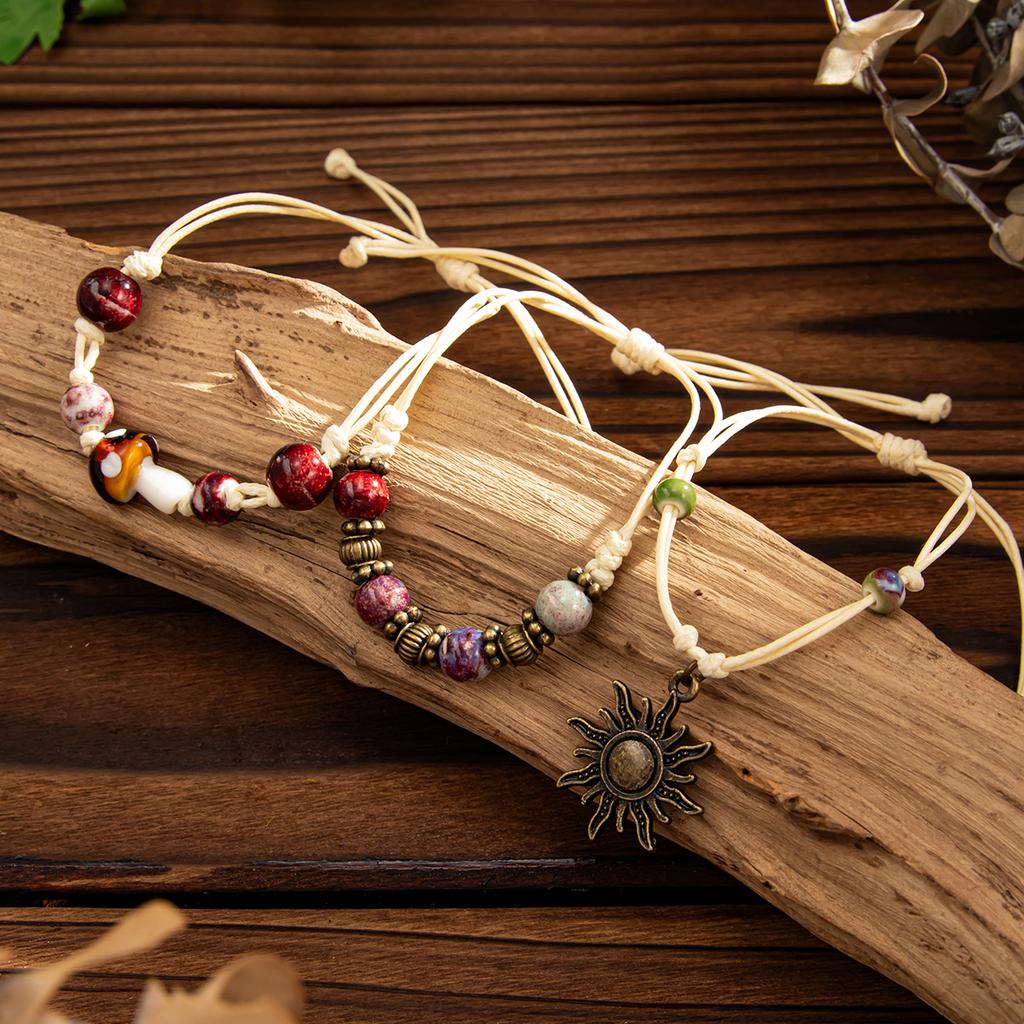 Boho Bransoletka z Kamiennych Koralików Słońce dla Kobiet Biżuteria Wakacyjna Prezent Spiralny Design Motyl Wielowarstwowa Zawieszka Gwiazda Etniczny Styl Bransoletka Tkana Bransoletka