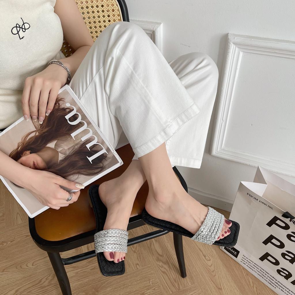 Xiaoxiangfeng Pearl One-word Drag Flat Bottom Non-slip Outer Wear Slippers 2025 Summer New Open-toed Fairy Wind Beach Mop