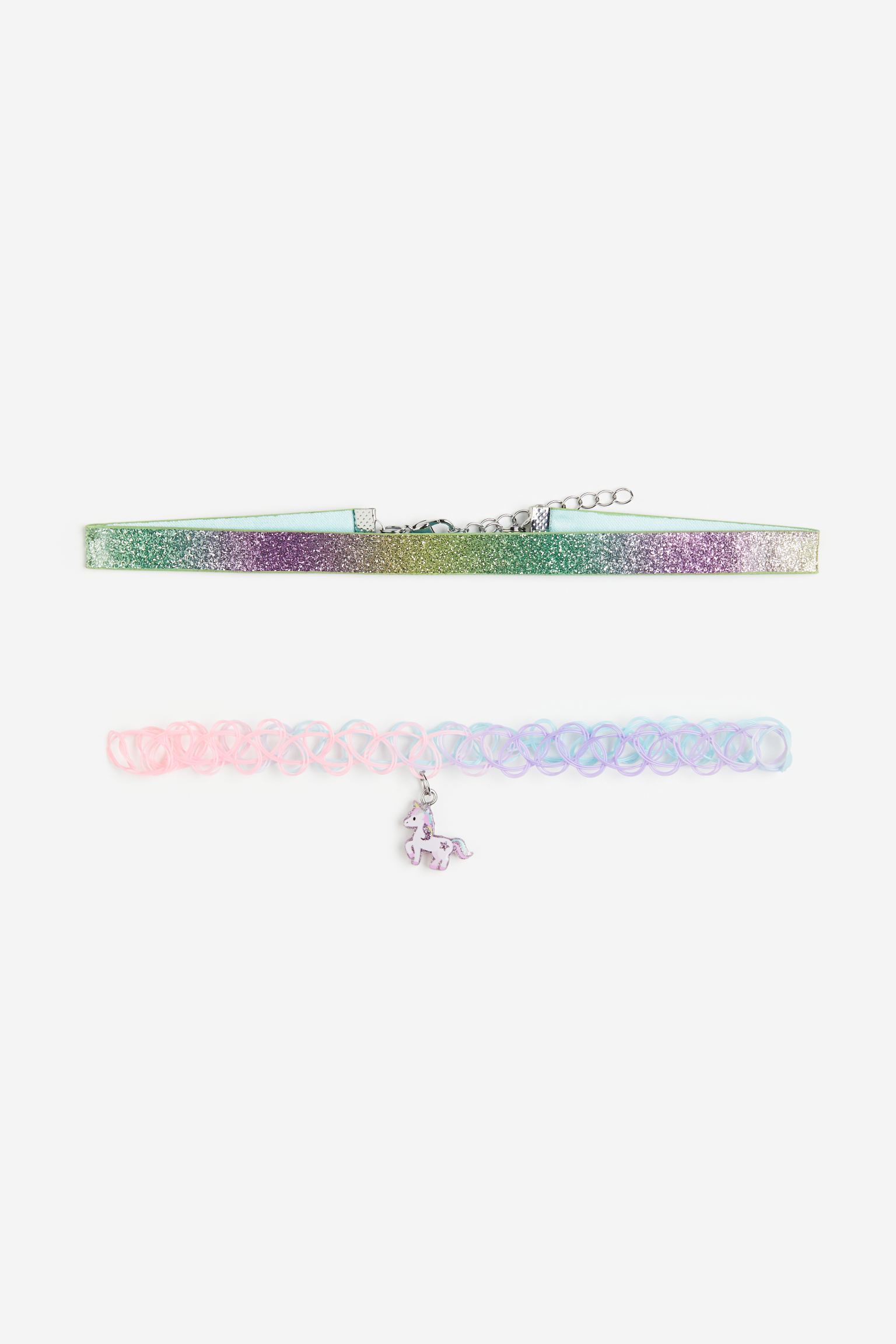 

2 пары ожерелий