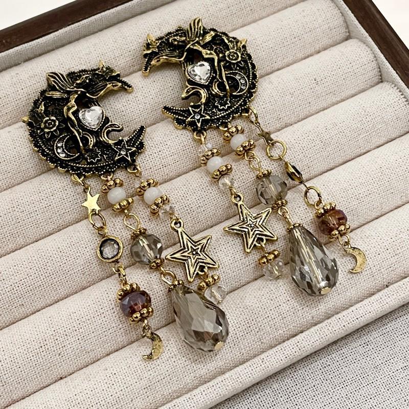 Pendientes de botón Vintage de Luna Dorada con Ángel y Borla de Cristal con Detalles de Esmalte