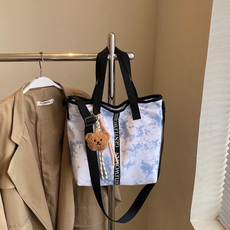 Korean Version of Casual Large-capacity Underarm Tote Bag 2025 Spring Foreign Style Personalized Commuter Simple Style Women's Shoulder Bag