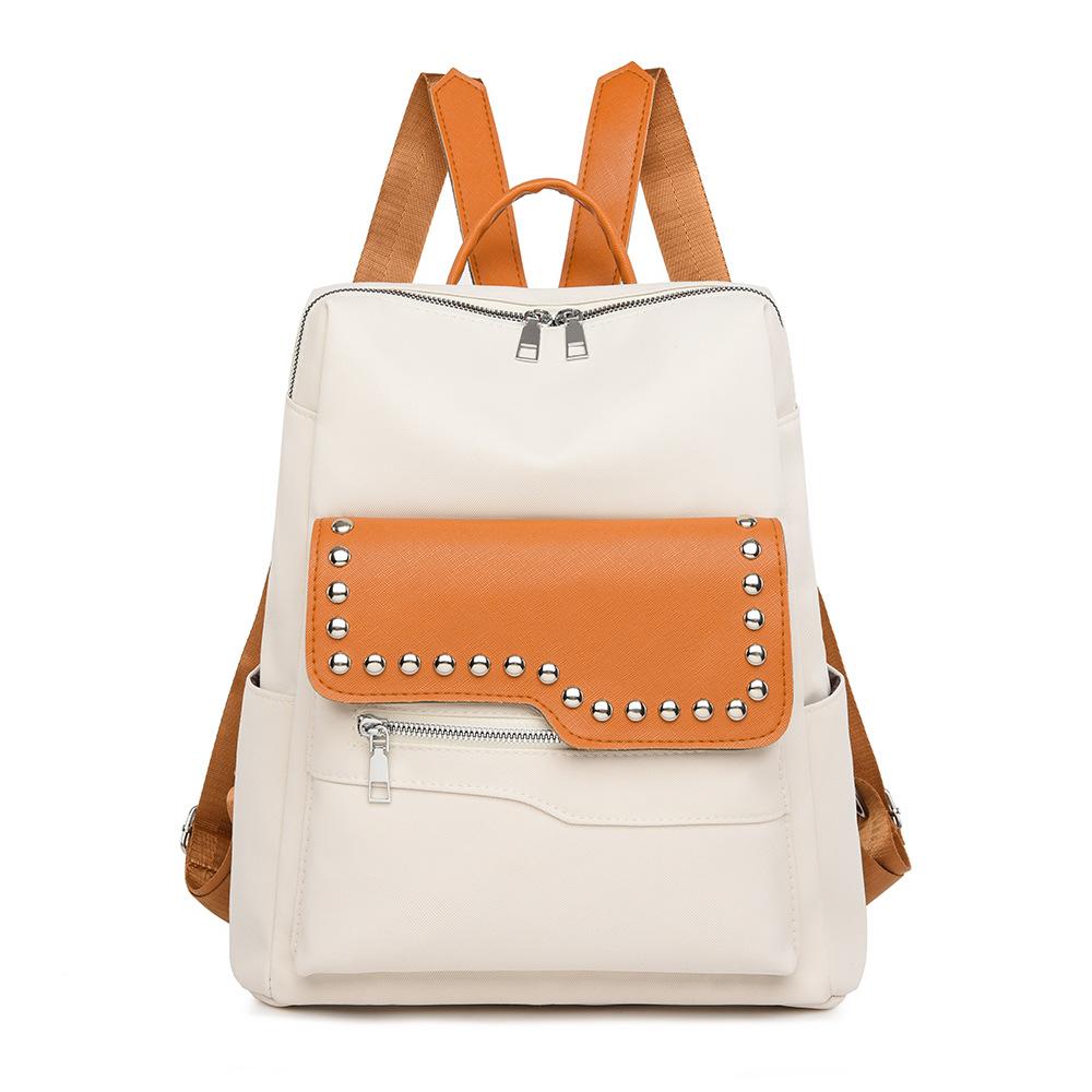 Женский рюкзак с заклепками — фото 7