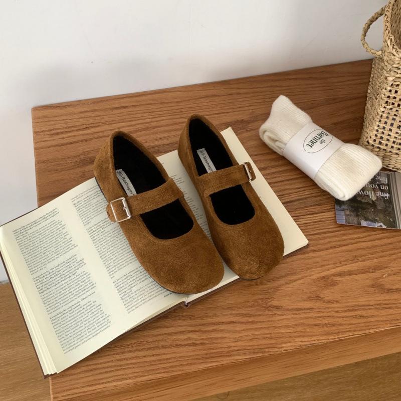 

2025 new autumn and winter retro square head shallow mouth single shoes women s flat casual versatile women s shoes velvet small single shoes 39 коричневый