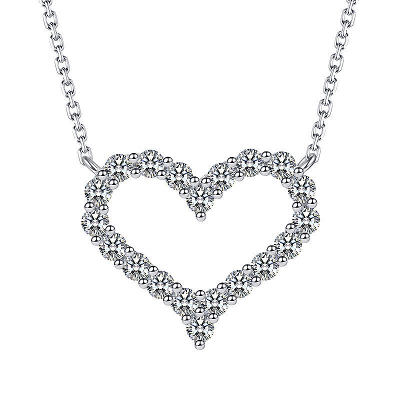 C215 Elegance: Shining Heart Diamond Pendant Necklace