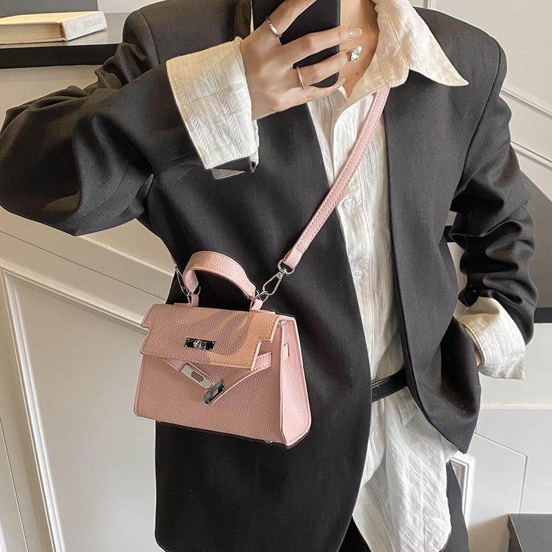 Hand Carry Fashionable Small Square Bag Women's 2025 Spring New Simple Casual Shoulder Bag High-end Trendy Messenger Bag