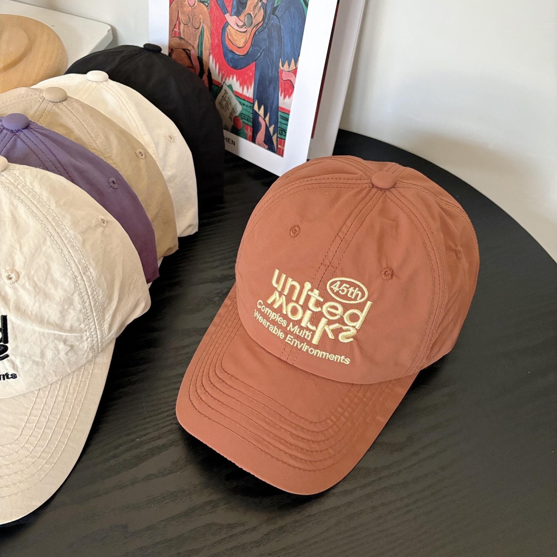 

Весна и лето новая вышитая буква быстросохнущая бейсболка детская весна и осень универсальная широкополая шляпа с открытым лицом маленькая кепка с козырьком прилив M（56-58cm）