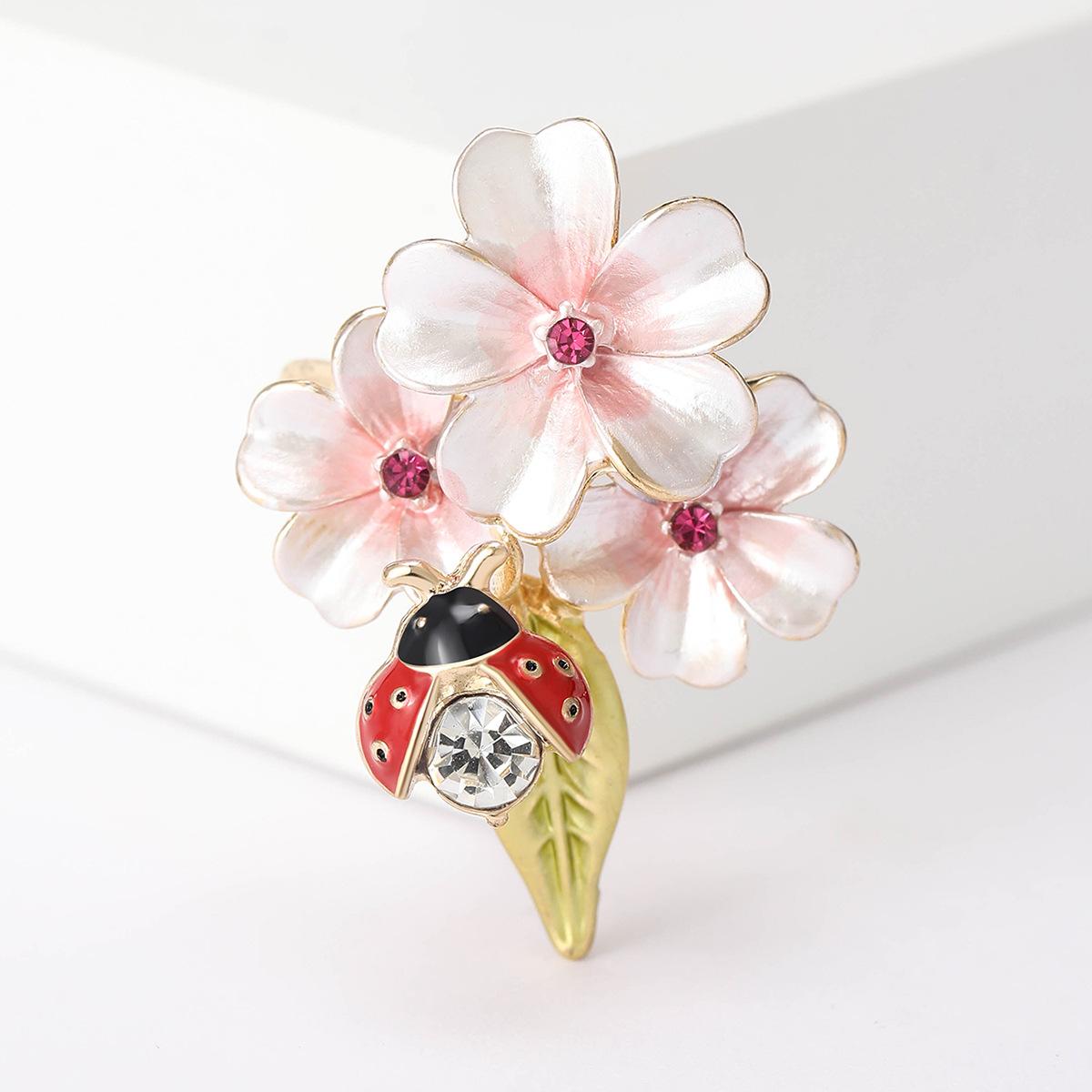 

Милая универсальная брошь в виде цветка божьей коровки с каплями масла, модная цветочная застежка на корсаже, женские аксессуары, булавка