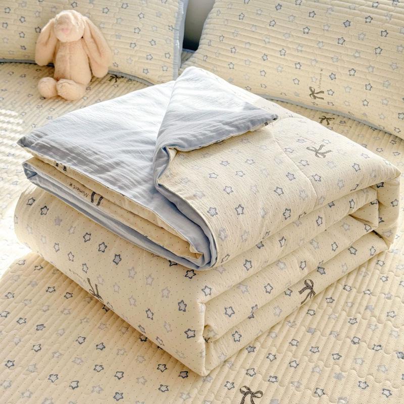 Ultra-Soft Summer Quilt for Mother and Baby - Light, Breathable Cotton for Comfort