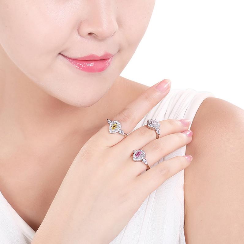 Bague de Fiançailles Élégante en Diamant Rose avec un Design Classique en Forme de Goutte d'Eau pour Femmes