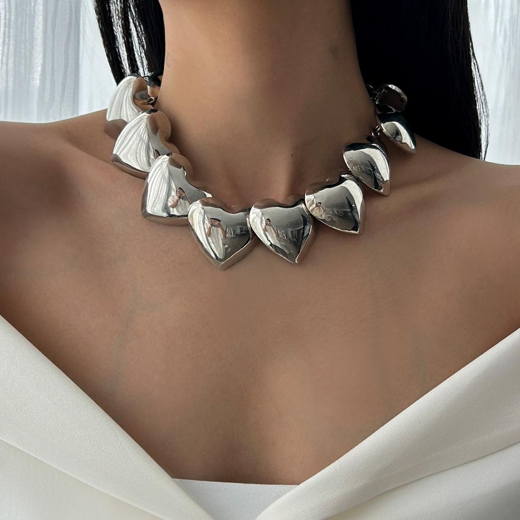 Wind Metal Texture Glossy Love Necklace Female, Fashionable And Simple Three-Dimensional Heart-Shaped Collarbone Necklace