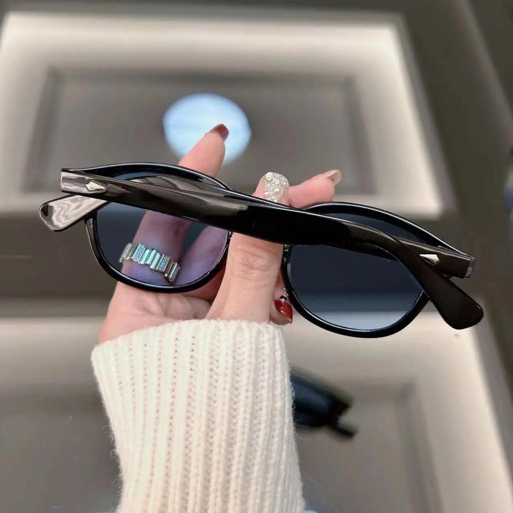 Round Vintage Sunglasses Women Men Brand Designer Rivet Sun Glasses Male Female Fashion Ocean Color Mirror