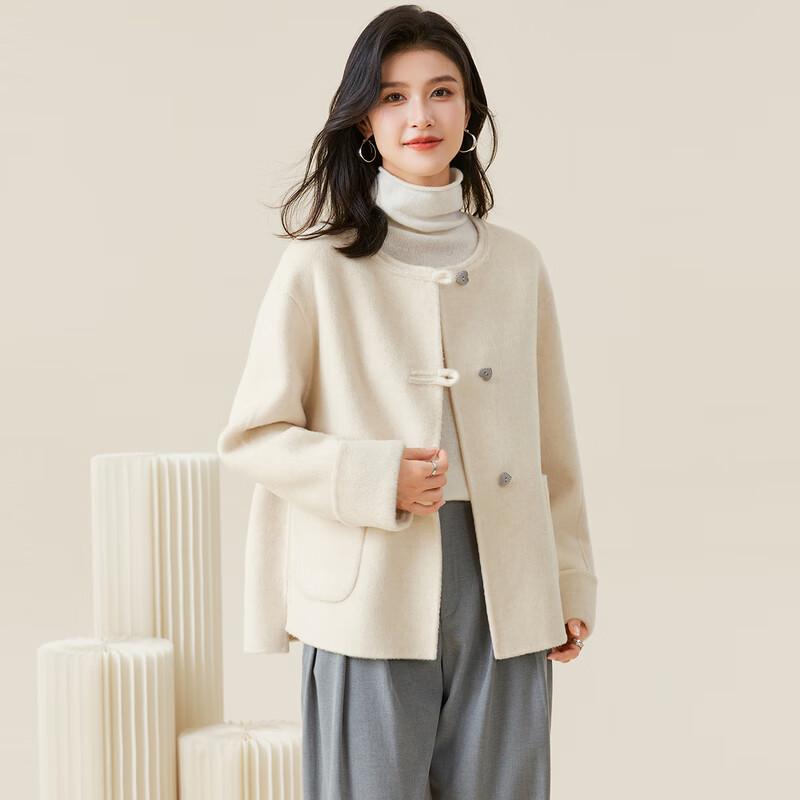 

Women s Double-Faced Merino Wool Coat with Heart Buttons M