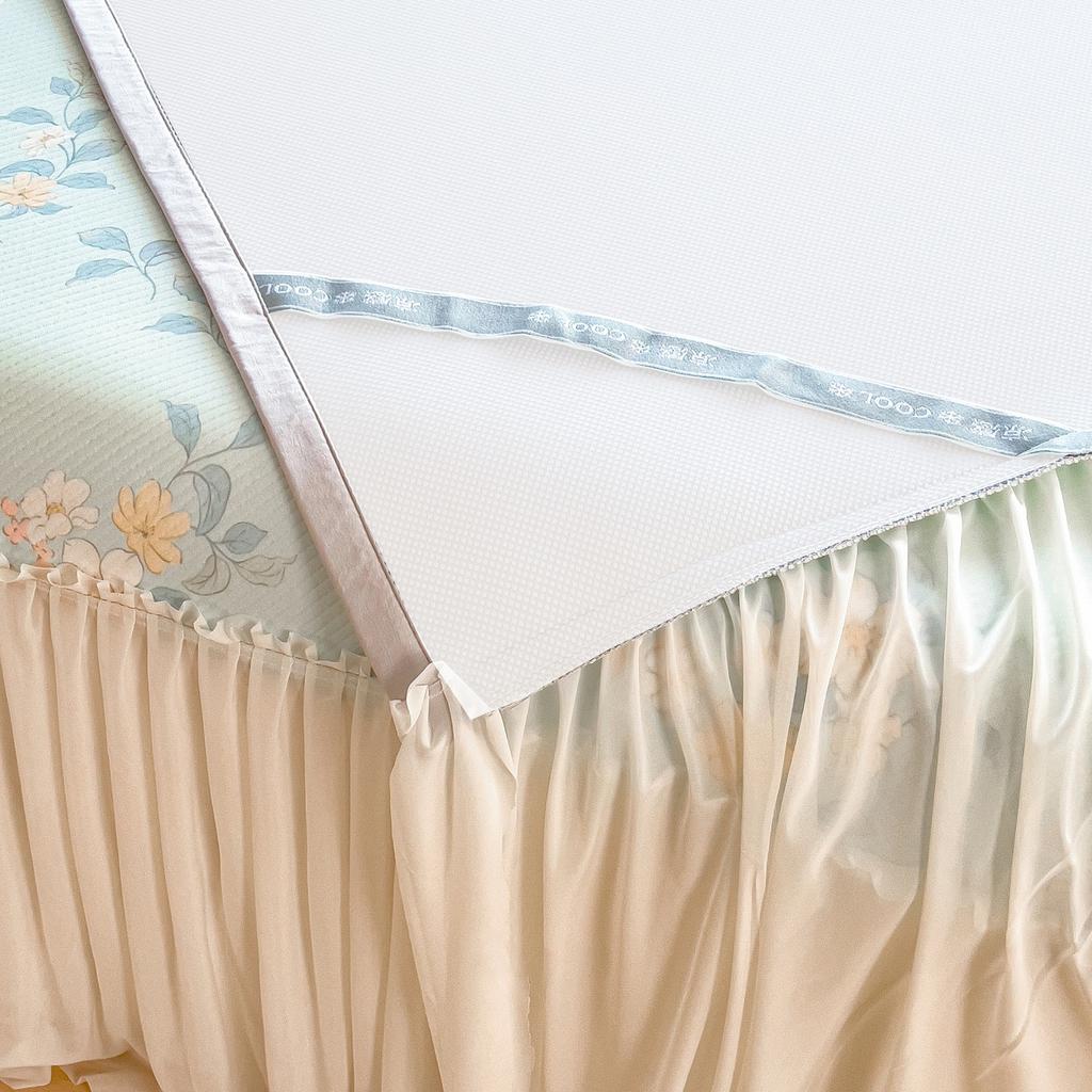 Princess Style A-class Lace Bed Skirt Cooling Mat Three Piece Set, Cool Feeling Ice Bean Bed Skirt Ice Silk Mat Three Piece Set