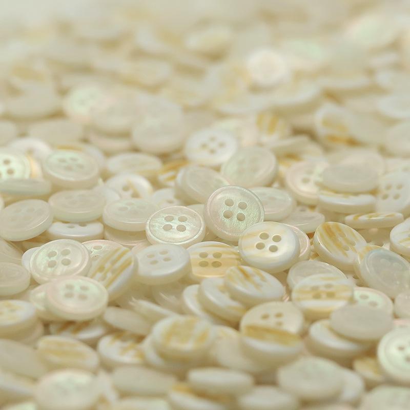 

Топ-рубашка на пуговицах с четырьмя пуговицами под ракушку, рукав, воротник на пуговицах, вязаный кардиган из смолы, платье на пуговицах 1 #[Four-eye double-circle pearlescent white] 11mm